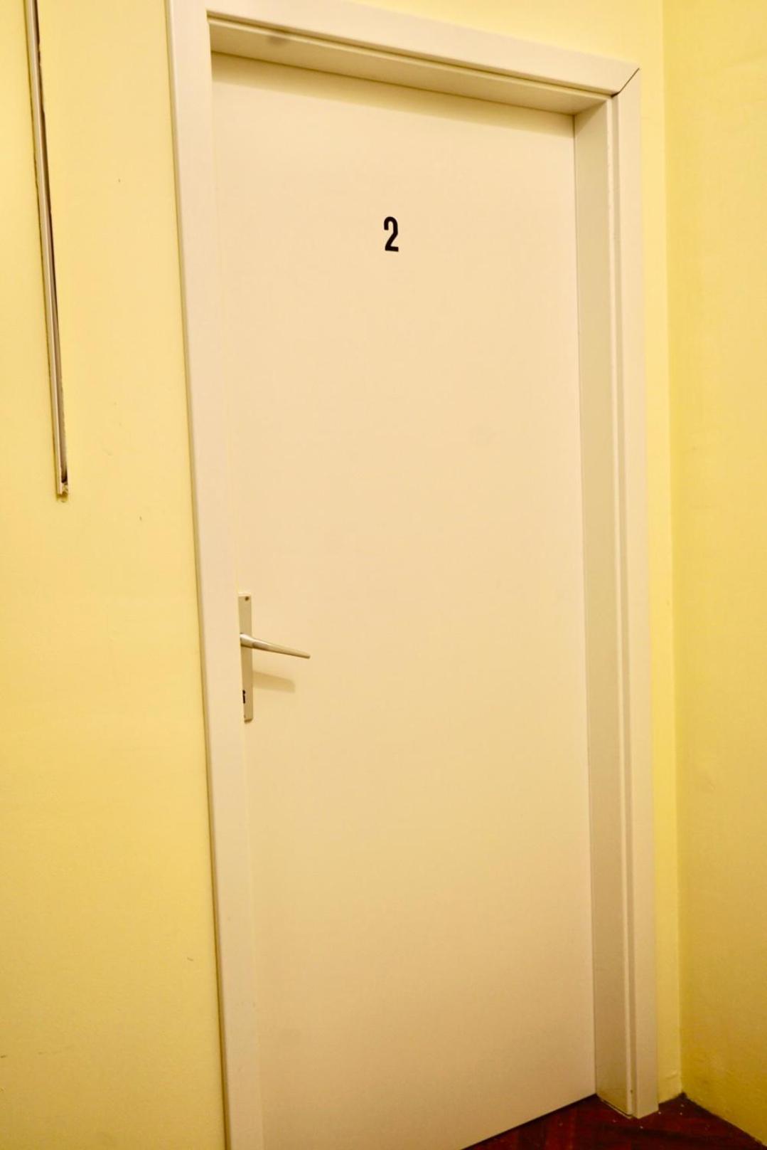 U6 Schoepfwerk Hostel 1 Wina Bagian luar foto