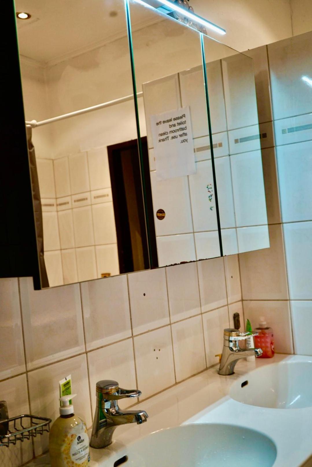 U6 Schoepfwerk Hostel 1 Wina Bagian luar foto