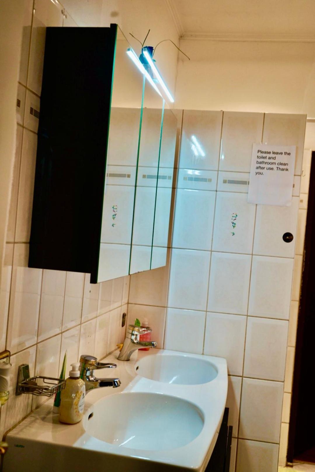 U6 Schoepfwerk Hostel 1 Wina Bagian luar foto